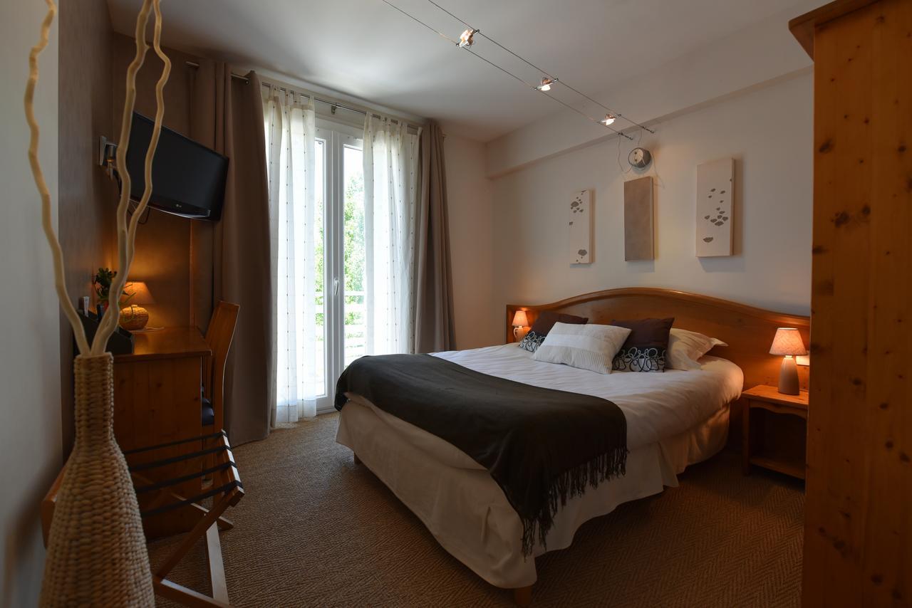 Logis Hotel Restaurant Le Castel Fleuri Saint-Jean-en-Royans Esterno foto
