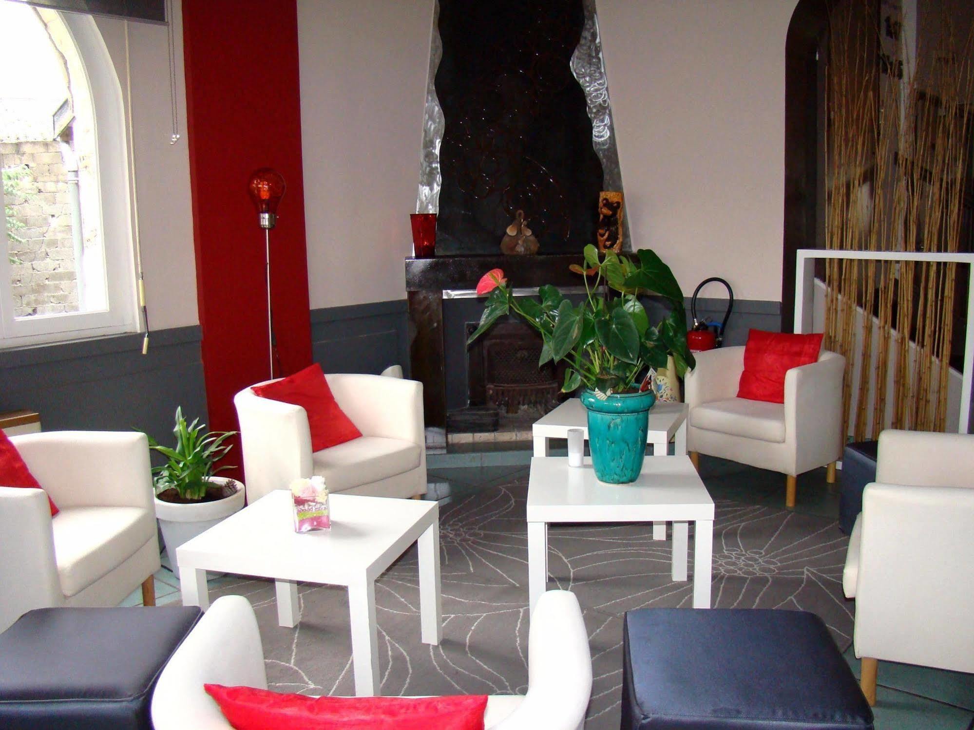 Logis Hotel Restaurant Le Castel Fleuri Saint-Jean-en-Royans Esterno foto
