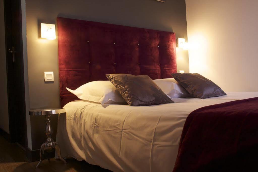 Logis Hotel Restaurant Le Castel Fleuri Saint-Jean-en-Royans Esterno foto
