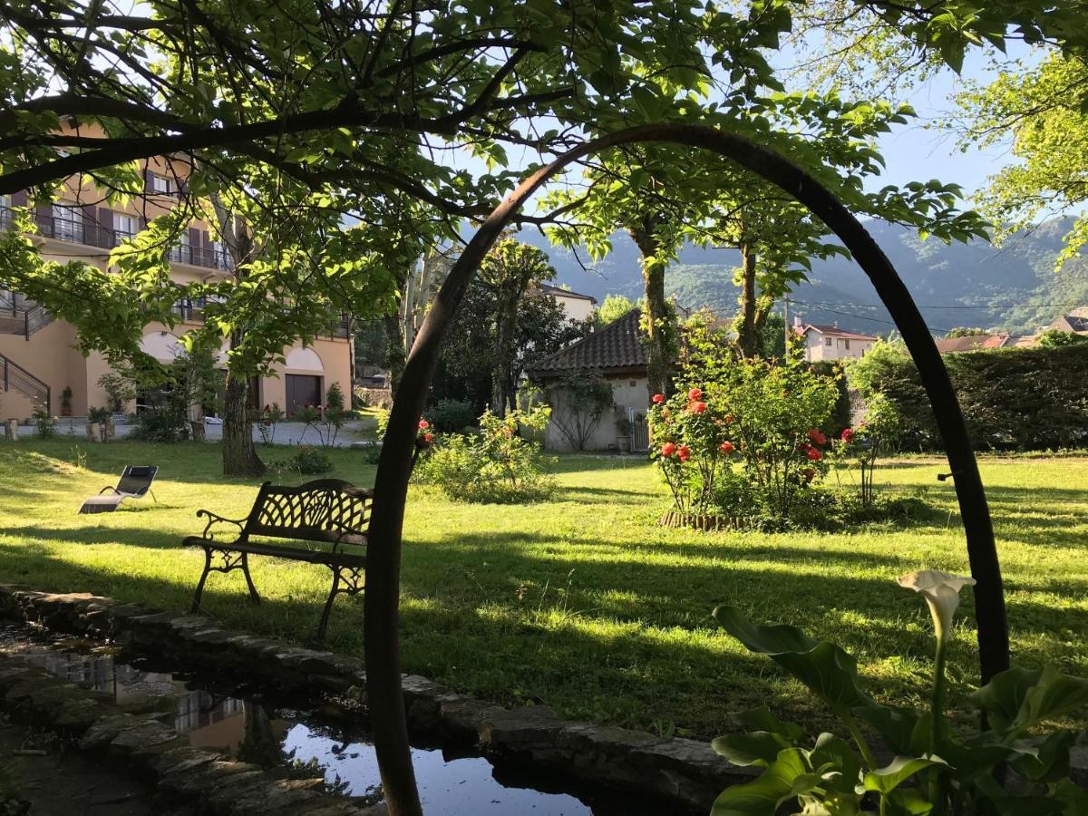 Logis Hotel Restaurant Le Castel Fleuri Saint-Jean-en-Royans Esterno foto
