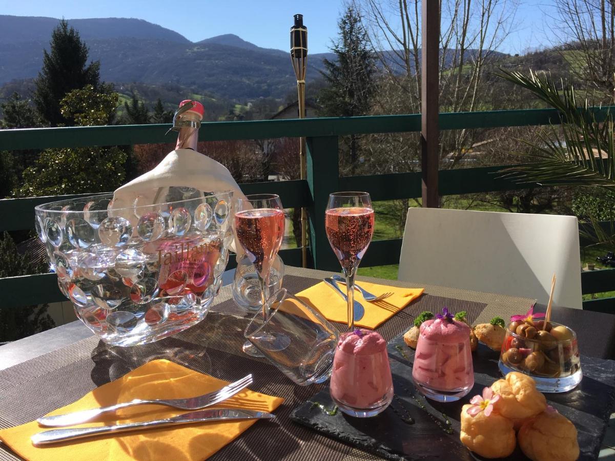 Logis Hotel Restaurant Le Castel Fleuri Saint-Jean-en-Royans Esterno foto